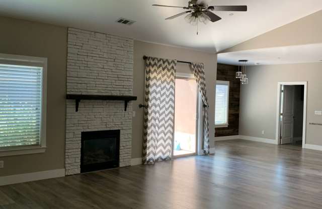 Beautiful home in very desirable neighborhood - 1802 Terrabella Court, El Paso de Robles, CA 93446