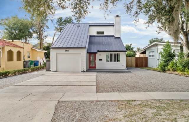 1421 Sunset Drive Gallery 3