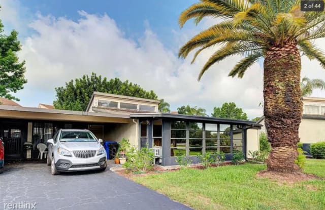 637 White Pine Tree Road - 637 White Pine Tree Road, Venice, FL 34285