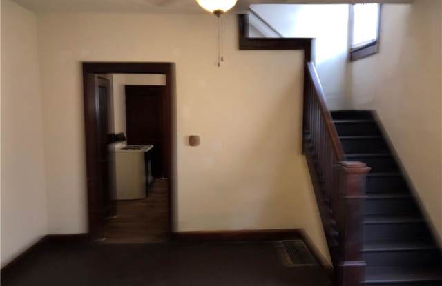 624 North Euclid Avenue Gallery 4