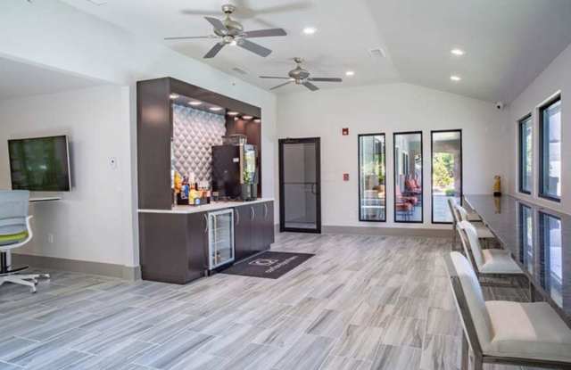 1201 Park Apartments Gallery 3