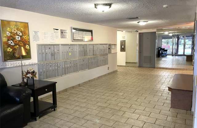 2061 NW 47th Ter Gallery 4