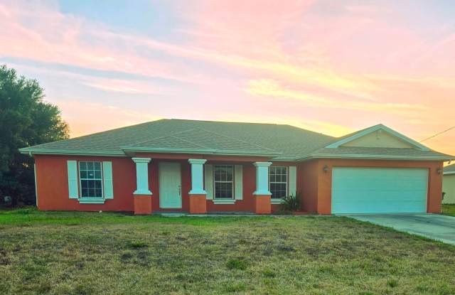 Price Improved!!!!-Large Family Home-Great Location! 3/2/2 + DEN!! photos photos