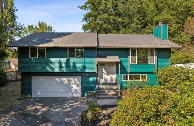 Fantastic home on large lot! Gallery 3