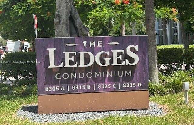 8325 SW 72nd Ave photos photos