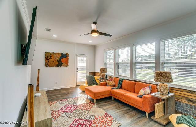 1503 Darling Avenue Gallery 2