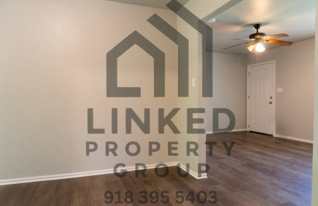 NEWLY RENOVATED 2 BEDROOM HOME! Gallery 4