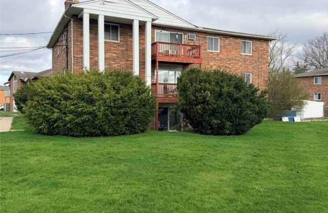 9976 Darrow Road photos photos