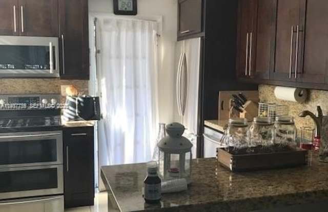 10794 N Kendall Dr photos photos