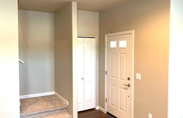 3/2.5 Townhome for rent photos photos