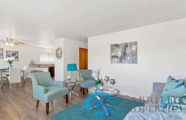 4523 Winona Avenue Gallery 2