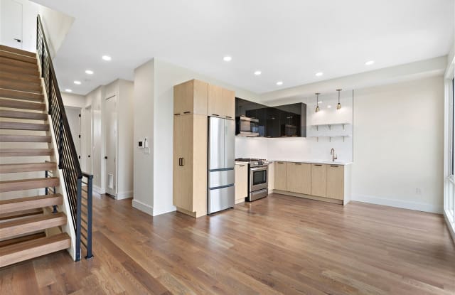 250 VAN HORNE ST - 250 Van Horne St, Jersey City, NJ 07304