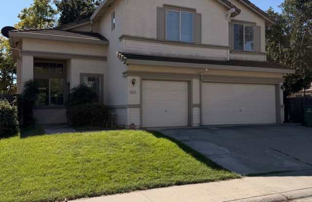 Spacious 5-Bedroom Elk Grove Home with Loft & 3-Car Garage! Gallery 1