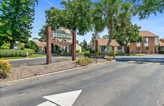 Beautifully Renovated 2‑Bed Townhome Gallery 3
