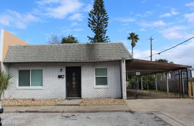 903 W Millard Court - 903 West Millard Court, Daytona Beach, FL 32117