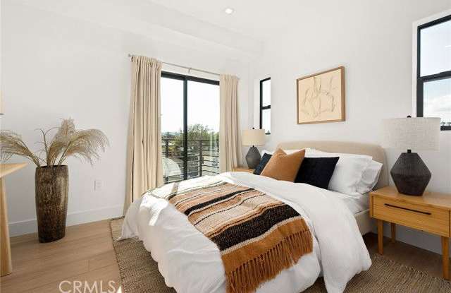 11024 Oxnard Street photos photos