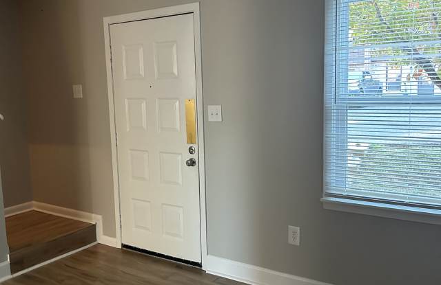 311 Emerald Dr Gallery 3