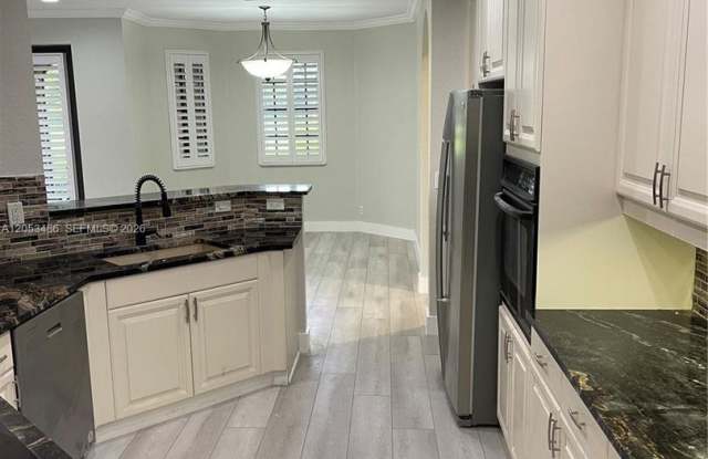 2727 Center Ct Drive 117, Weston, FL 33332 - 1854 Gallery 1