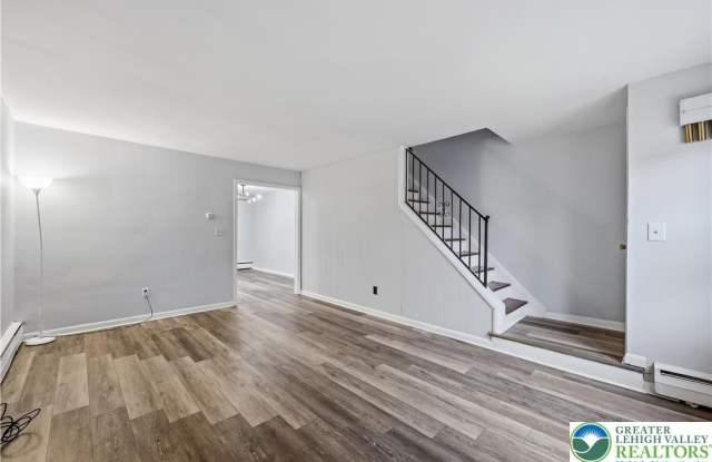 810 S 10th Street Gallery 2