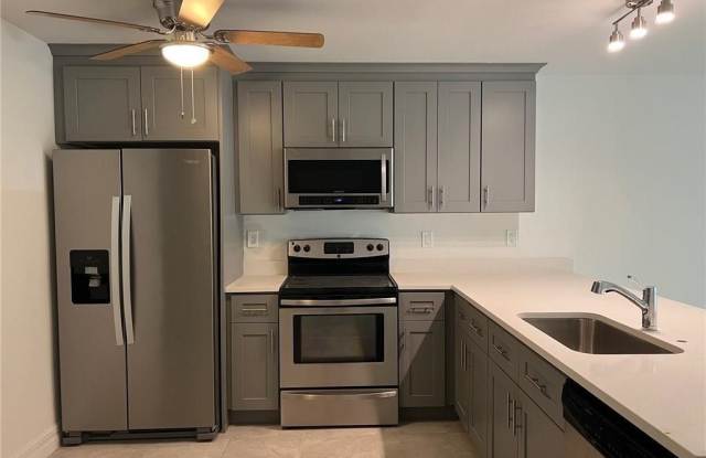 6064 Laurelwood Drive Gallery 4
