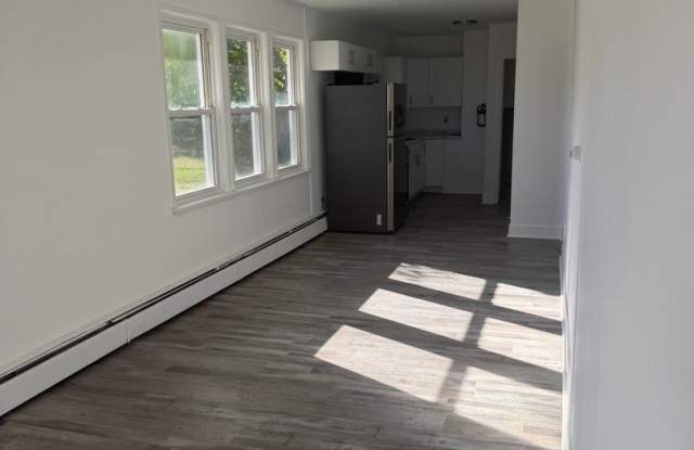 Spacious 3-Bedroom, 1-Bathroom House for Rent in Pleasantville, NJ Gallery 3