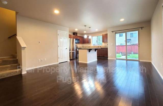 8230 42nd St. NE Gallery 4