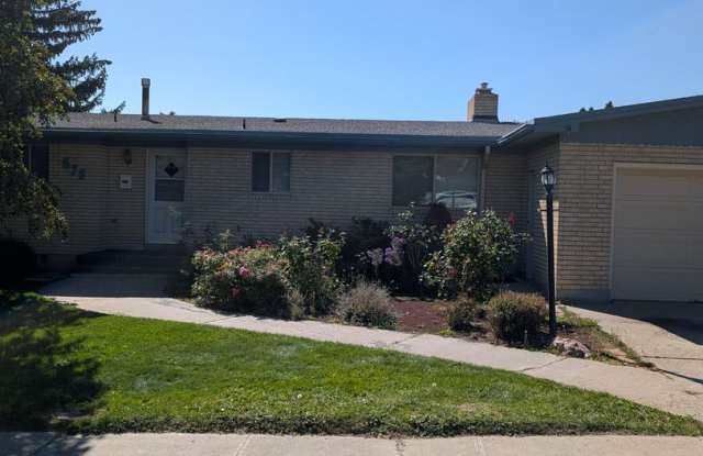 675 University Dr. photos photos