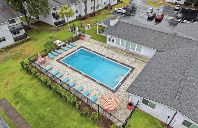 Charming 2-Bedroom Apartment with Pool Access in Fort Walton Beach photos photos