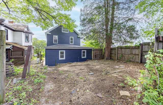 Newly Renovated 5-Bedroom Beauty! Gallery 4