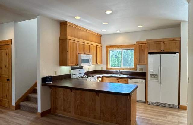 Beautiful Trailside home right near Northwest Crossing! Gallery 4