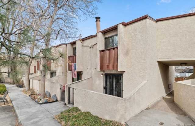 Charming 2BR Townhome in Denver photos photos
