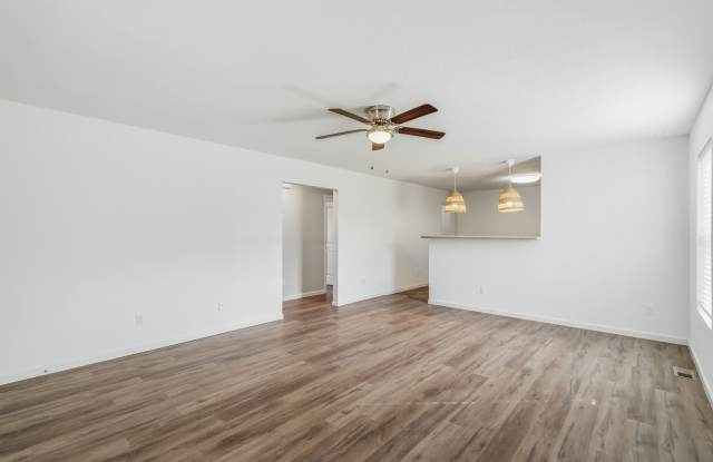 2100 Paris Road photos photos