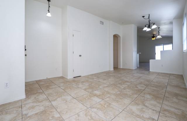 9425 East Lochnay Lane Gallery 4