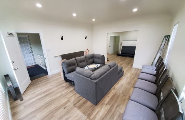 1129 N New Hampshire Ave 1131-1/2 - 1129 North New Hampshire Avenue, Los Angeles, CA 90029