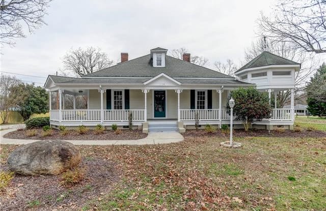 1135 Old Charlotte Road SW - 1135 Old Charlotte Road Southwest, Concord, NC 28027
