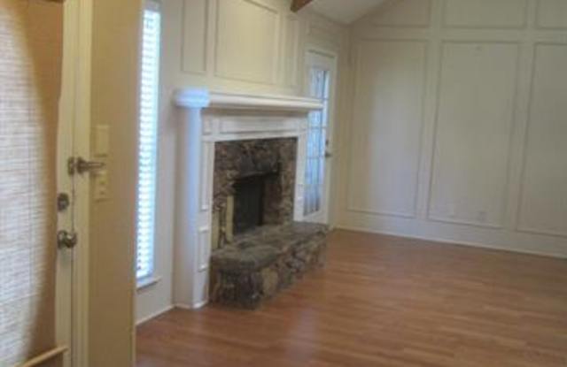 1933 San Miguel Drive Gallery 4