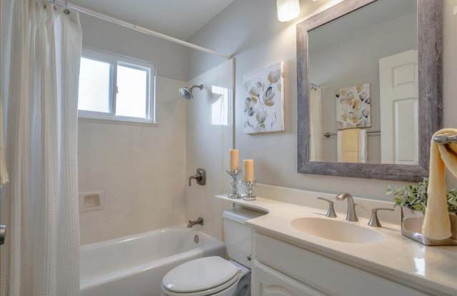 3725 Cottage Ct. Castro Valley 2 Bedroom 2 Bath Gallery 2