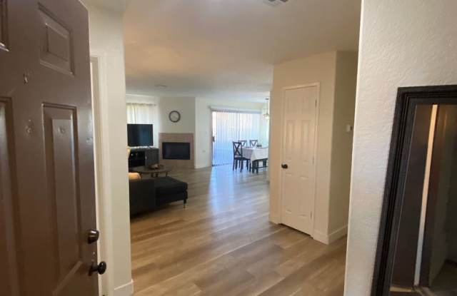 AMERICANA Property Mgmt - Freshly remodeled 2beds-2baths Condo Fully Furnished in the SW Gallery 4