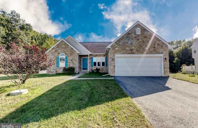 1339 NAUTICAL Circle Gallery 2
