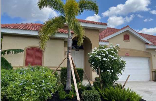 Available Mid-September GORGEOUS COURTYARD HOME photos photos
