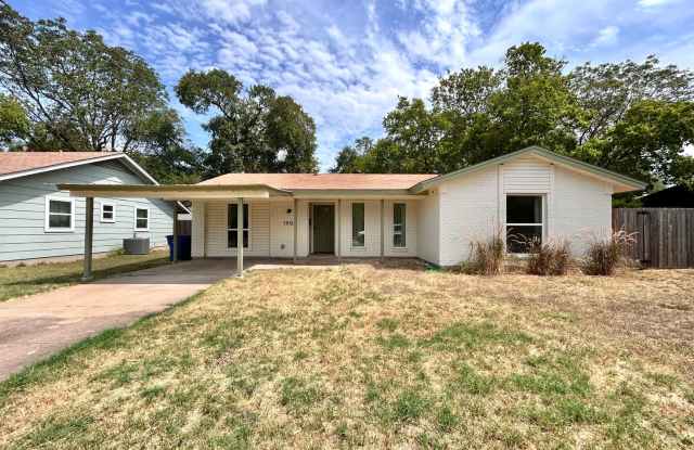 4 Bed / 2 Bath Home with Covered Porch, Sunroom  Fenced Yard photos photos