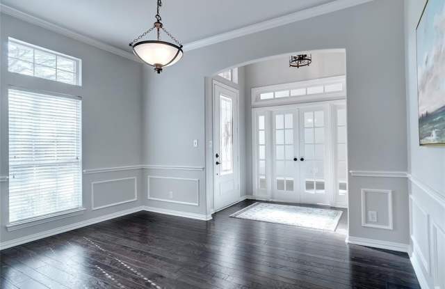 1809 Forest Bend Lane Gallery 2