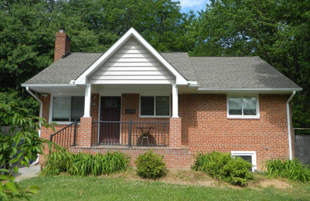 7038 LEE PARK COURT - 7038 Lee Park Court, West Falls Church, VA 22042