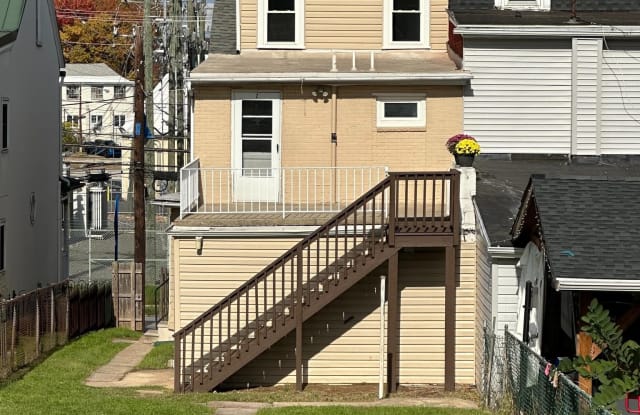 556 BRIDGE STREET - 556 Bridge Street, Phoenixville, PA 19460