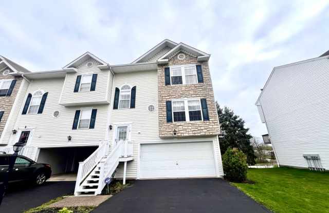 Cranberry Township - 3 Bedroom 2.5 Bathroom - Stunning Townhouse photos photos