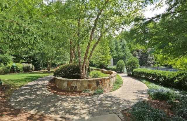 1135 Westchester Ridge NE Gallery 4