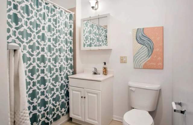 4806-4812 North Winchester Ave. Gallery 4