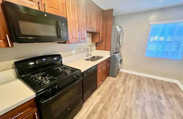 Spacious Modern 2 Bedroom with In Unit Laundry Close to SDSU Gallery 4