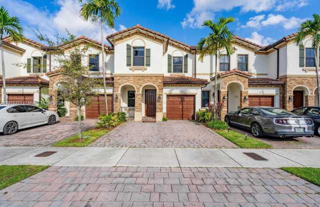 8945 NW 98th Ave photos photos