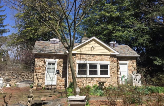 529 DUNKIRK--COTTAGE - 529 Dunkirk Road, Towson, MD 21212